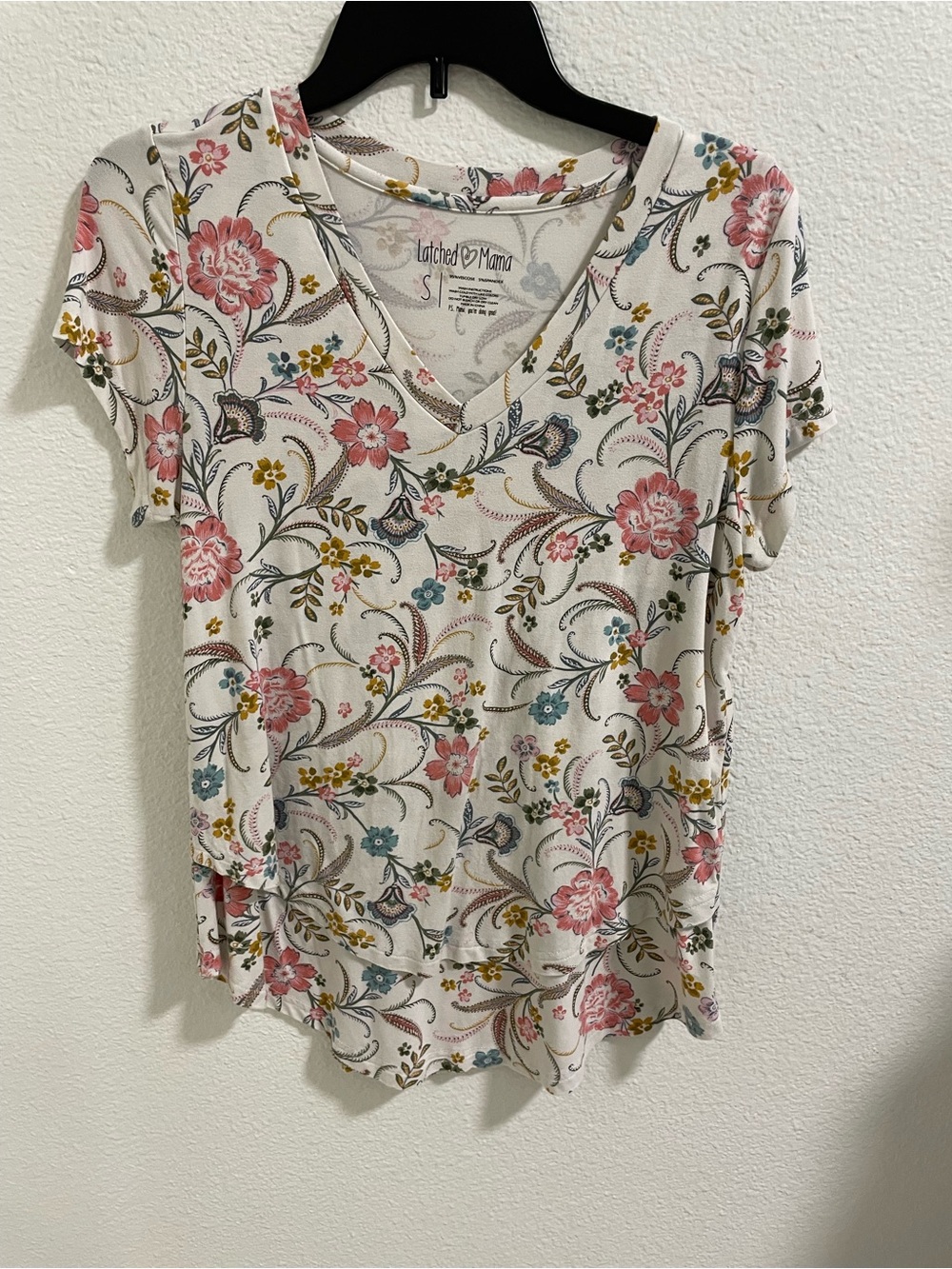 Latched mama V-Neck Short Sleeve Top - Cream with Pink & Blue Flowers